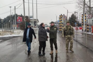 Flutur după vizita la Cernăuți: Copiii din Ucraina refugiați în județul Suceava vor putea merge la școlile și grădinițele în limba ucraineană