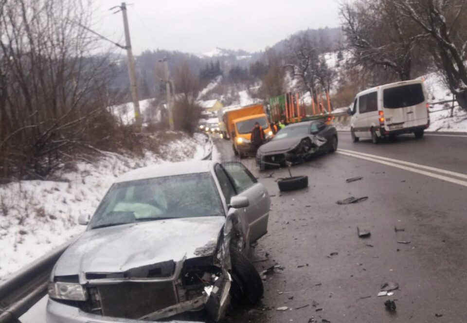 Doi răniți după un accident la Prisaca Dornei