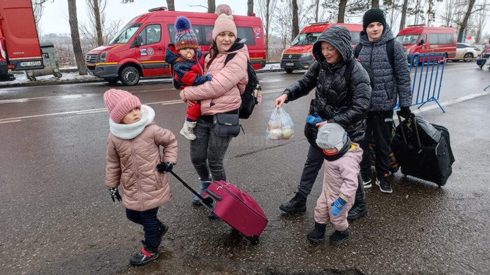 Peste 8.200 de oameni au intrat în România pe la Siret, dintre care peste 5.800 sunt ucraineni, în ziua de 1 martie