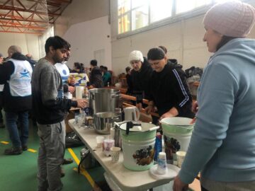 Primăria și oamenii din Milișăuți au avut și au în continuare grijă de mii de studenți indieni refugiați din Ucraina. Foto: Ema Motrescu