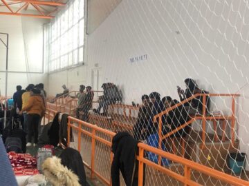 Primăria și oamenii din Milișăuți au avut și au în continuare grijă de mii de studenți indieni refugiați din Ucraina. Foto: Ema Motrescu