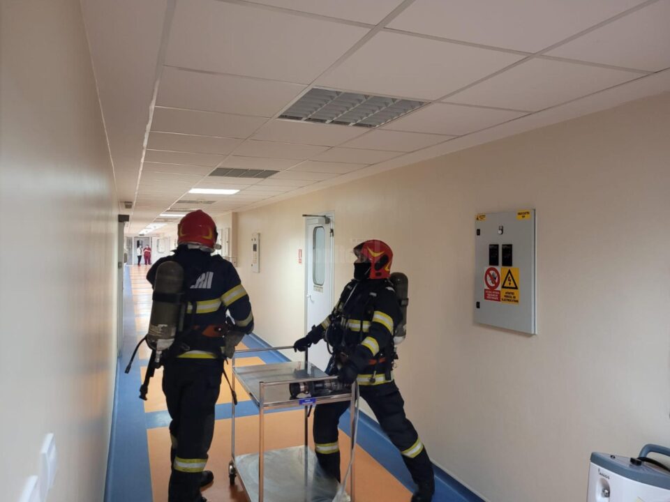 Alarmă de incendiu la Spitalul Județean. Din fericire, nu sunt probleme