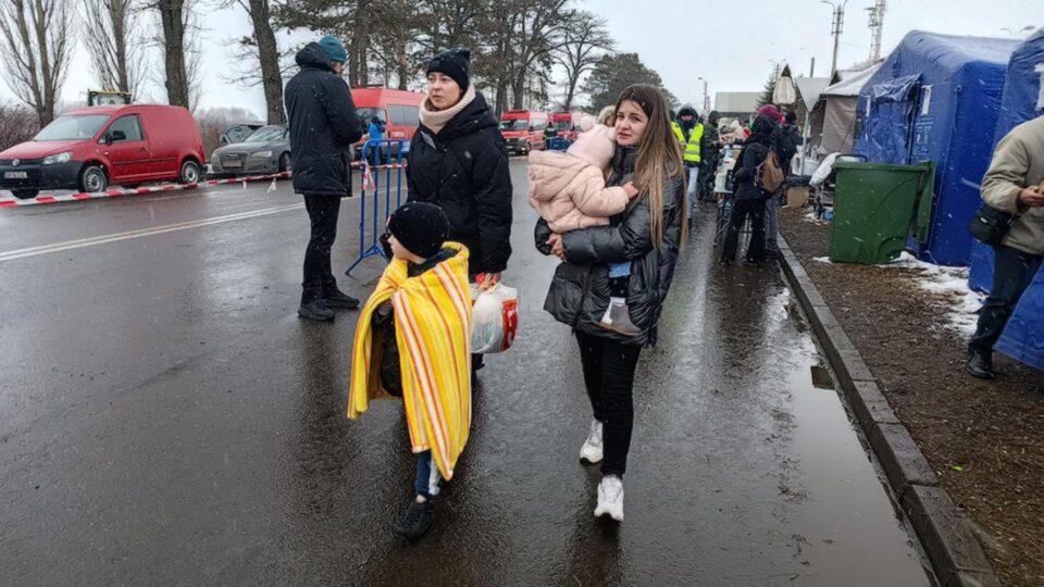 Peste 8.200 de oameni au intrat în România pe la Siret, dintre care peste 5.800 sunt ucraineni, în ziua de 1 martie