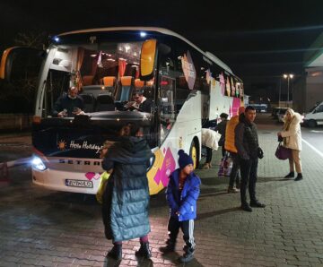 Hello Holidays se alătură campaniei ANAT “Facem punte către cei dragi”, în sprijinul refugiaților din Ucraina