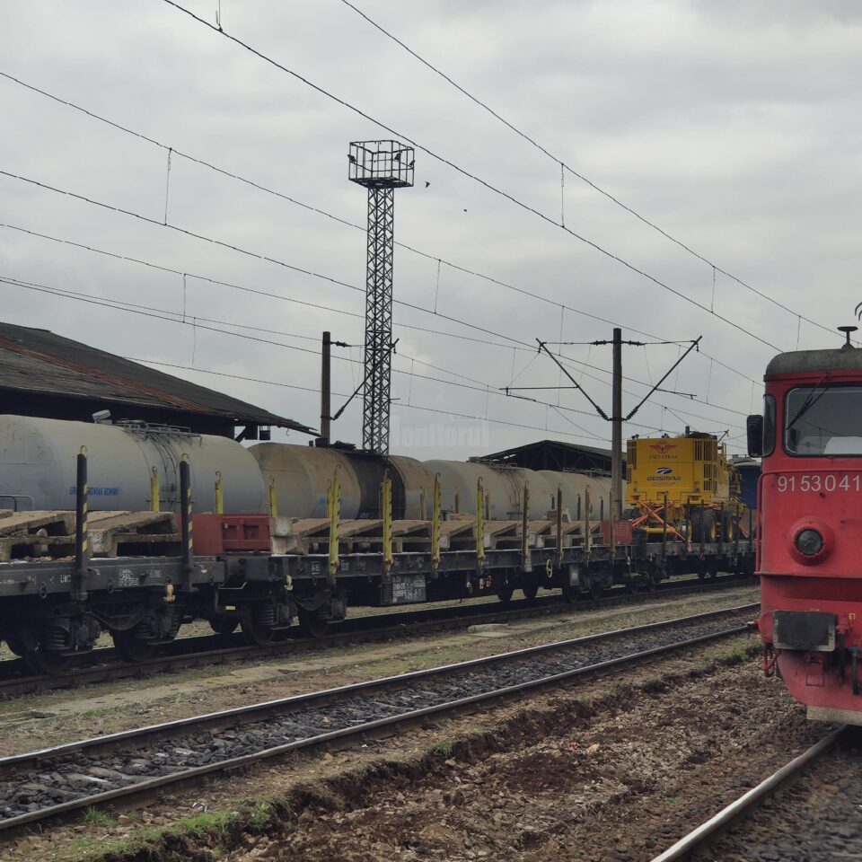 Dale de beton de la Suceava spre Vicșani pentru amenajarea unui peron destinat refugiaților