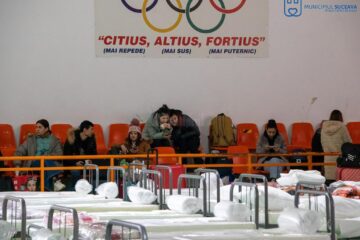 Centrul de primire a refugiaților amenajat de Primăria Suceava în incinta Școlii Nr. 11 „Miron Costin”