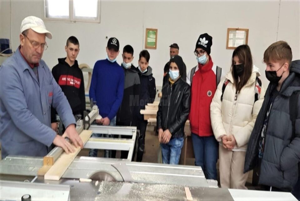 „Meseria - o șansă pentru fiecare”, activitate la Centrul Școlar Gura Humorului