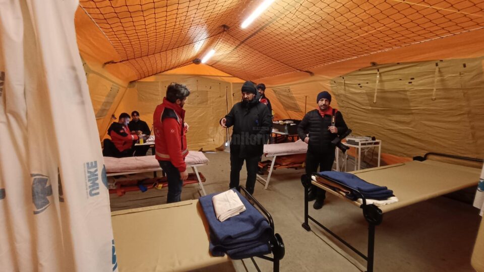 Voluntari din Turcia, veniți să asigure servicii medicale refugiaților din Vama Siret