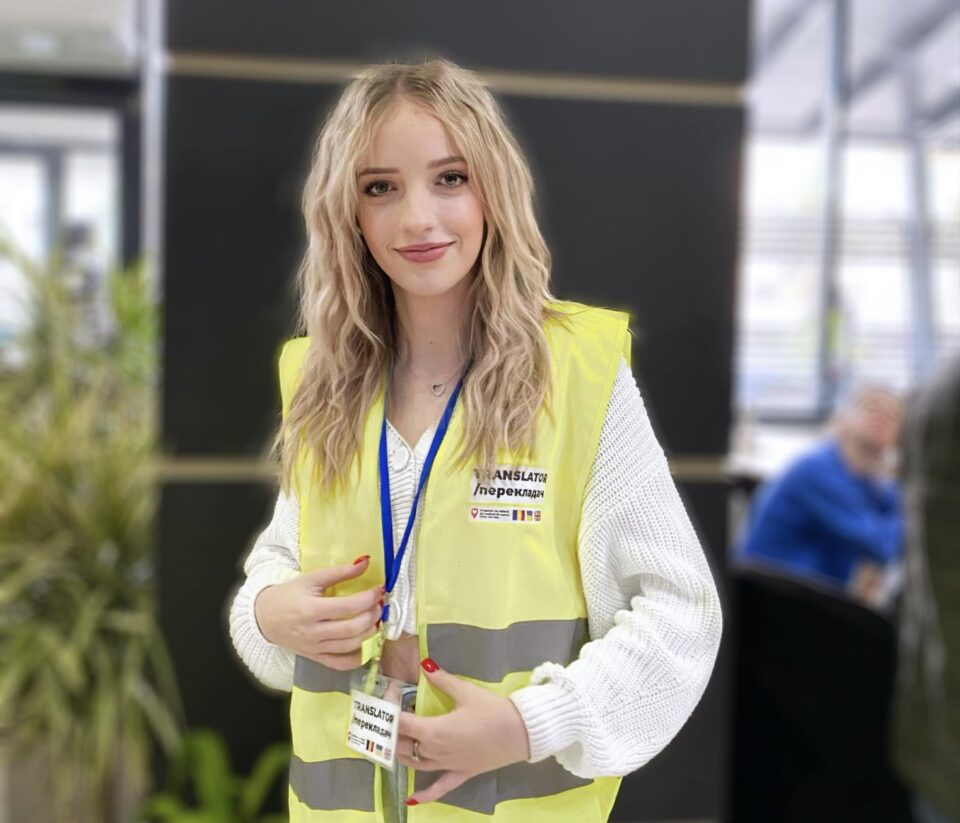 Adelina Sanduluaik este originară din Cernăuți și este unul dintre cei 30 de translatori voluntari din cadrul USV