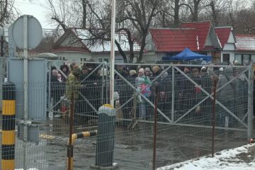 Crește numărul refugiaților ucraineni care vin în România prin Vama Siret