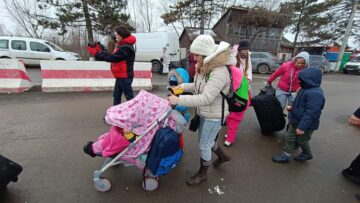 Crește numărul refugiaților ucraineni care vin în România prin Vama Siret