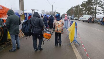 Crește numărul refugiaților ucraineni care vin în România prin Vama Siret