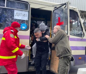 Ambasadorul Israelului în România a pus umărul la transportul copiilor bolnavi