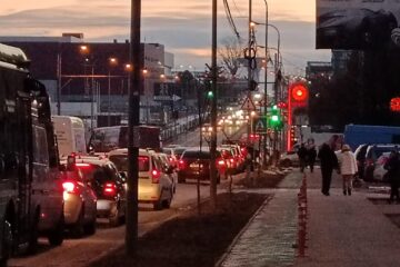 Cozi la benzinăria Rompetrol din Obcini