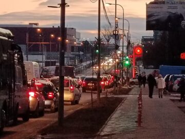 Cozi la benzinăria Rompetrol din Obcini