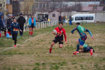 Humorenii (stânga), aproape de a deveni vicecampioni naționali la rugby în 7, categoria U 19