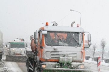 Circulația rutieră se desfășoară în condiții de iarnă pe toate drumurile naționale din județ