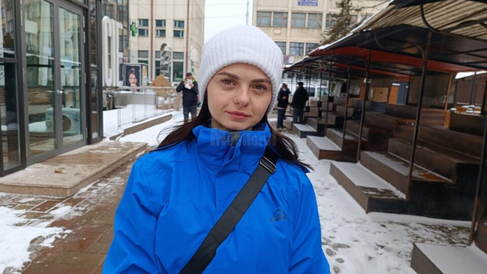 Maria Pojolca, refugiată din Cernăuți, voluntară la Vama Siret