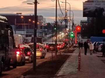 Cozi s-au format și la benzinăria Rompetrol din Obcini