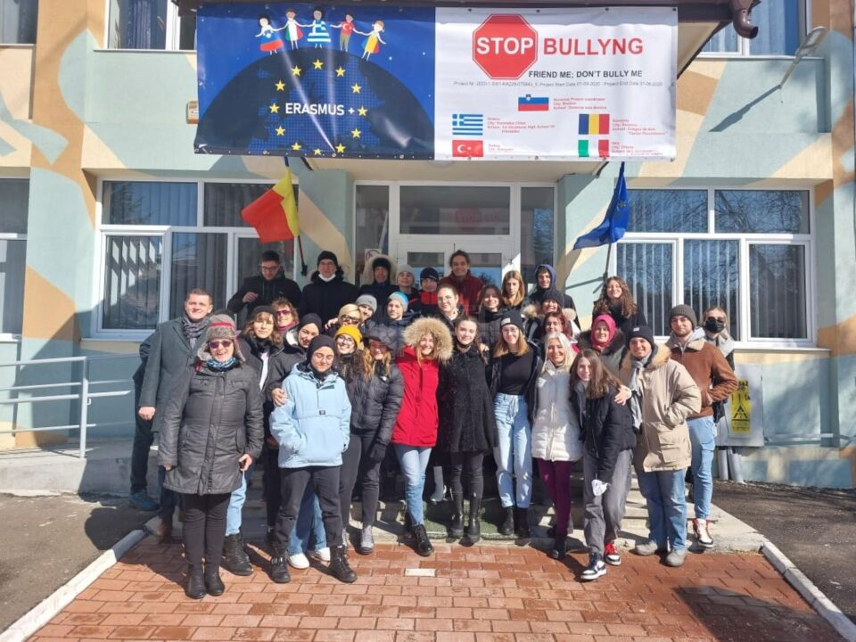 Metode și tehnici pentru a lupta împotriva fenomenului de bullying, prezentate la Colegiul de Artă Suceava