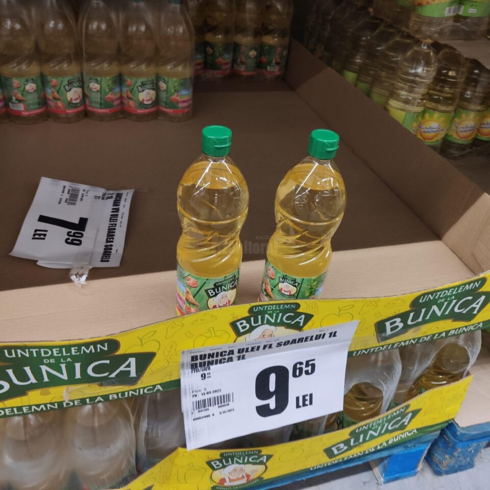 Sucevenii au golit multe din rafturile cu ulei din magazine.