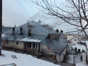 Incendiul izbucnit sâmbătă seară la corpul de chilii de la Mănăstirea „Sf. Gheorghe” Buciumeni, din Fălticeni
