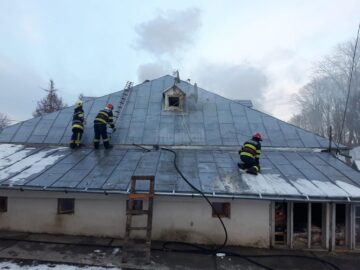Incendiul izbucnit sâmbătă seară la corpul de chilii de la Mănăstirea „Sf. Gheorghe” Buciumeni, din Fălticeni