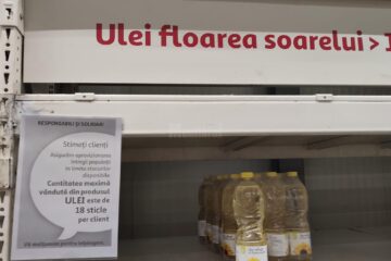 Sucevenii au golit multe dintre rafturile cu ulei din magazine
