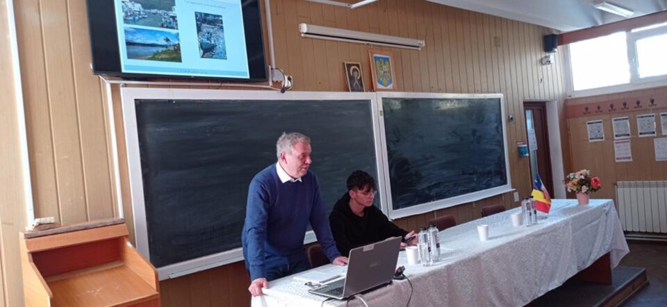 Conferința prof. Dominique Lefèvre, președintele fondator al Asociației Terralbastra, Paris Conferința prof. Dominique Lefèvre, președintele fondator al Asociației Terralbastra, Paris