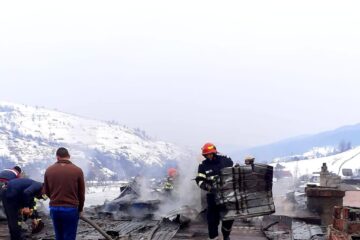 Incendiul de la blocul din Ostra a plecat de la coșul de fum