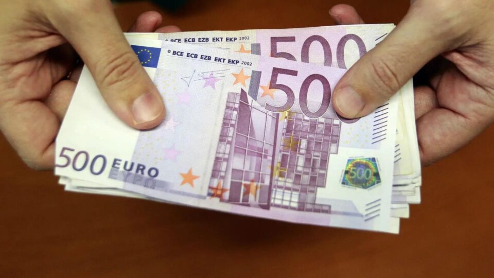 Sumele vehiculate ca plată pentru călăuze sunt în jurul a 5.000 de euro de persoană Foto:qz.com Sumele vehiculate ca plată pentru călăuze sunt în jurul a 5.000 de euro de persoană Foto:qz.com