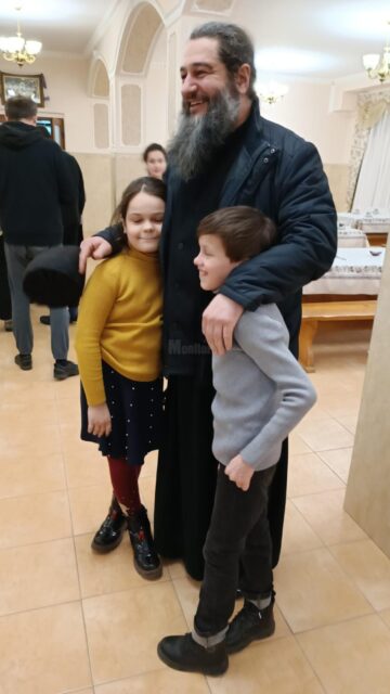 Parintele Pavel si doi din copiii sai 1