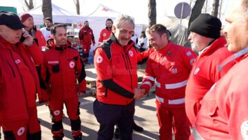 Voluntari de la Crucea Roșie, în Vama Siret