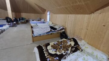 Locuri de dormit amenajate în mansarda nefinalizată