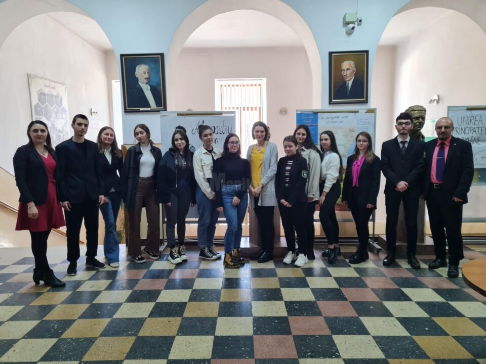 Premii remarcabile la Olimpiada Județeană de Istorie pentru elevii de la Colegiul Național „Eudoxiu Hurmuzachi” Rădăuți
