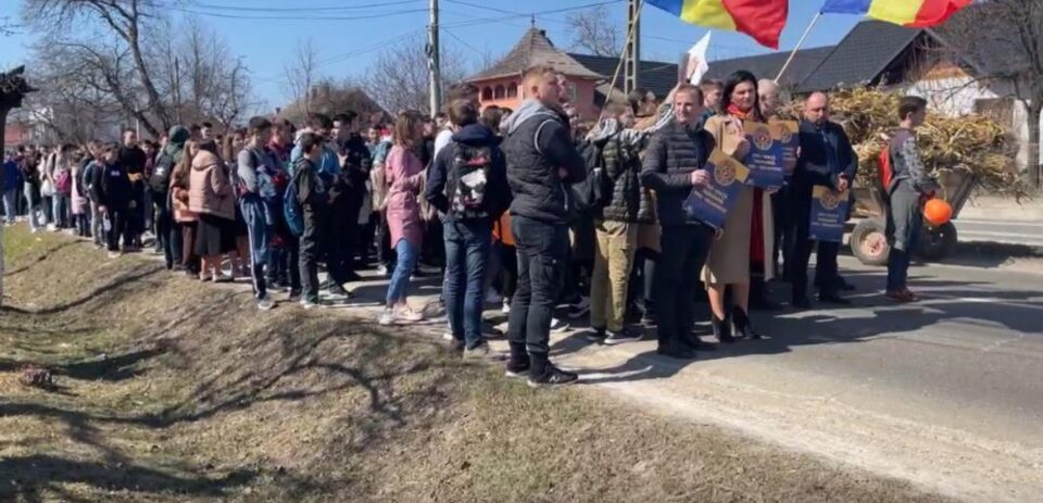 Aproape 1.000 de participanți la „Marșul pentru viață”, la Vicovu de Sus FOTO Cromtel TV