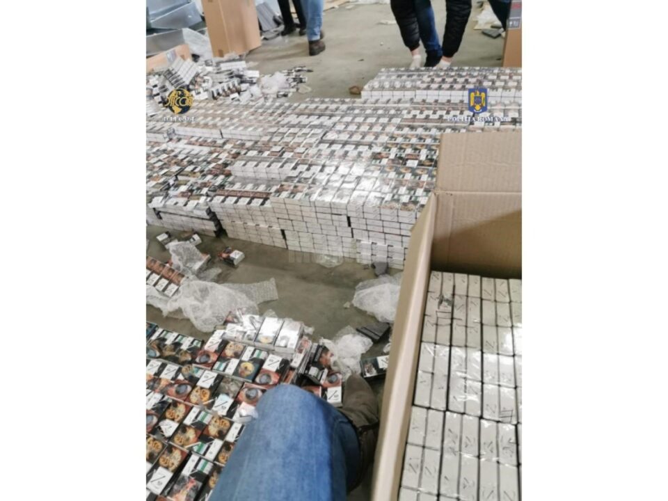 Percheziții privind afaceri la nivel înalt cu țigări de contrabandă