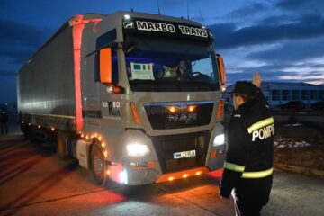 Peste 50 de autotrenuri cu ajutoare umanitare au plecat până acum în Ucraina, din hub-ul european de la Aeroportul Suceava