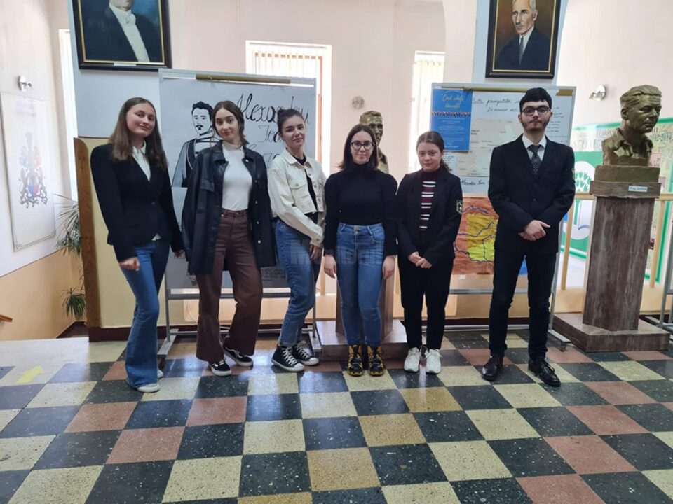 Premii remarcabile la Olimpiada Județeană de Istorie pentru elevii de la Colegiul Național „Eudoxiu Hurmuzachi” Rădăuți