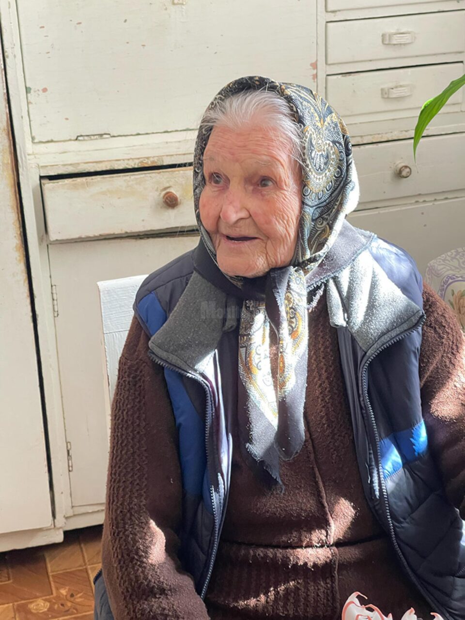 Dochița Popescu, decana de vârstă a comunei Șaru Dornei, a împlinit 100 de ani