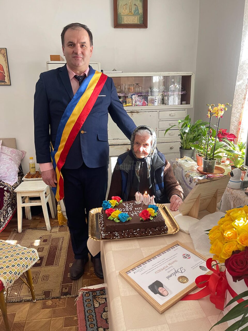 Dochița Popescu, decana de vârstă a comunei Șaru Dornei, a împlinit 100 de ani