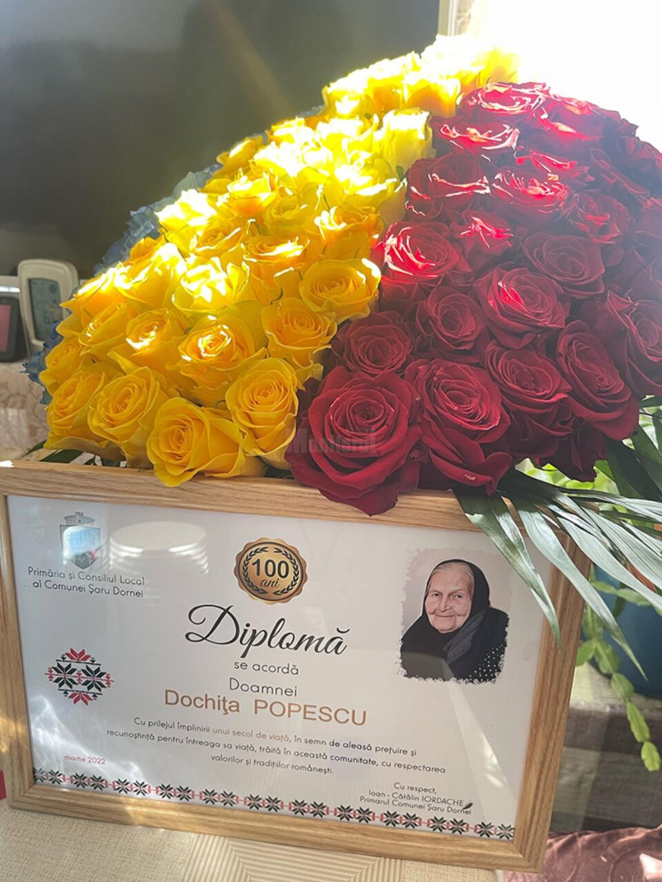 Dochița Popescu, decana de vârstă a comunei Șaru Dornei, a împlinit 100 de ani