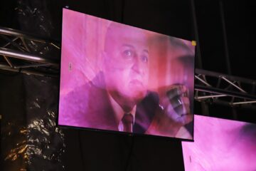 „MÜNCHAUSEN” este o monodramă cu Cătălin Ștefan Mîndru, semnată de dramaturga Alexa Băcanu și montată pe scena teatrului sucevean de Ovidiu Caița