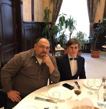Andrei și Iulian la aniversarea de 18 ani a lui Andrei