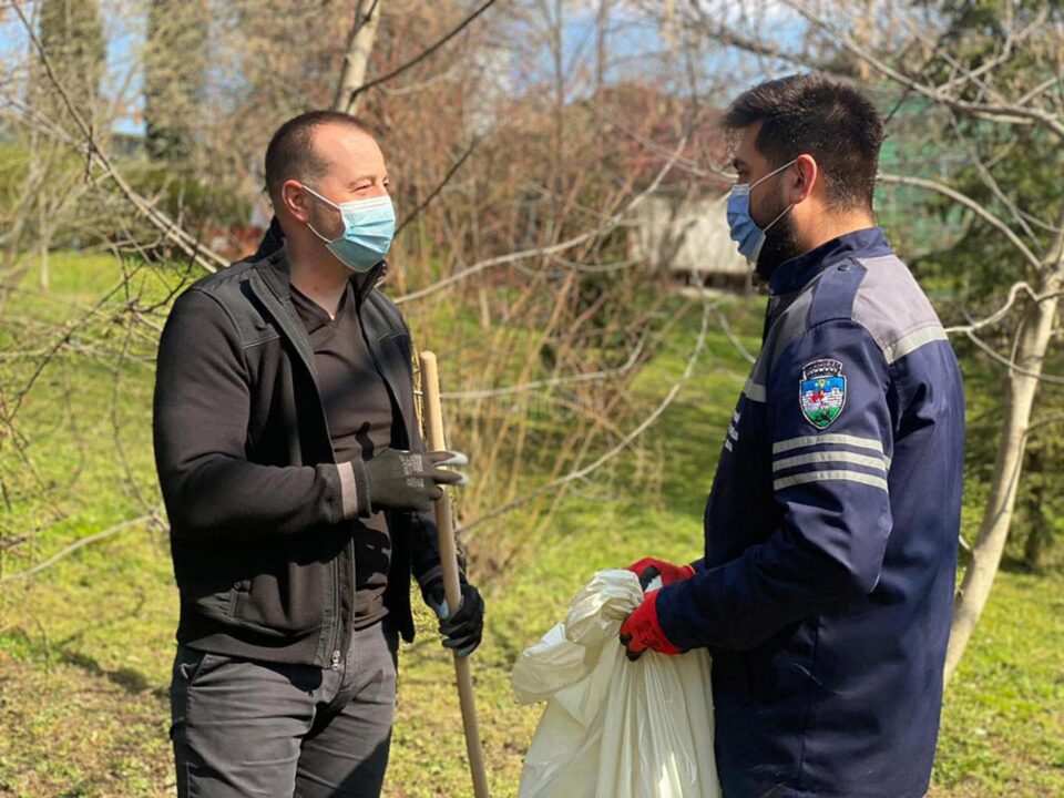 „Curățenia orașului este o responsabilitate comună, iar odată făcută, aceasta trebuie menținută!”, spune viceprimarul Lucian Harșovschi „Curățenia orașului este o responsabilitate comună, iar odată făcută, aceasta trebuie menținută!”, spune viceprimarul Lucian Harșovschi