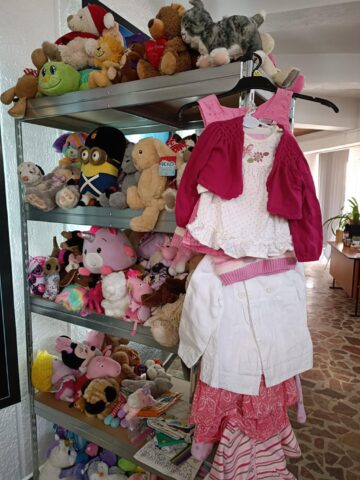 Jucării adunate din donații, oferite copiilor refugiaților ucraineni