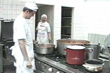 „O cantină în creierii munților”