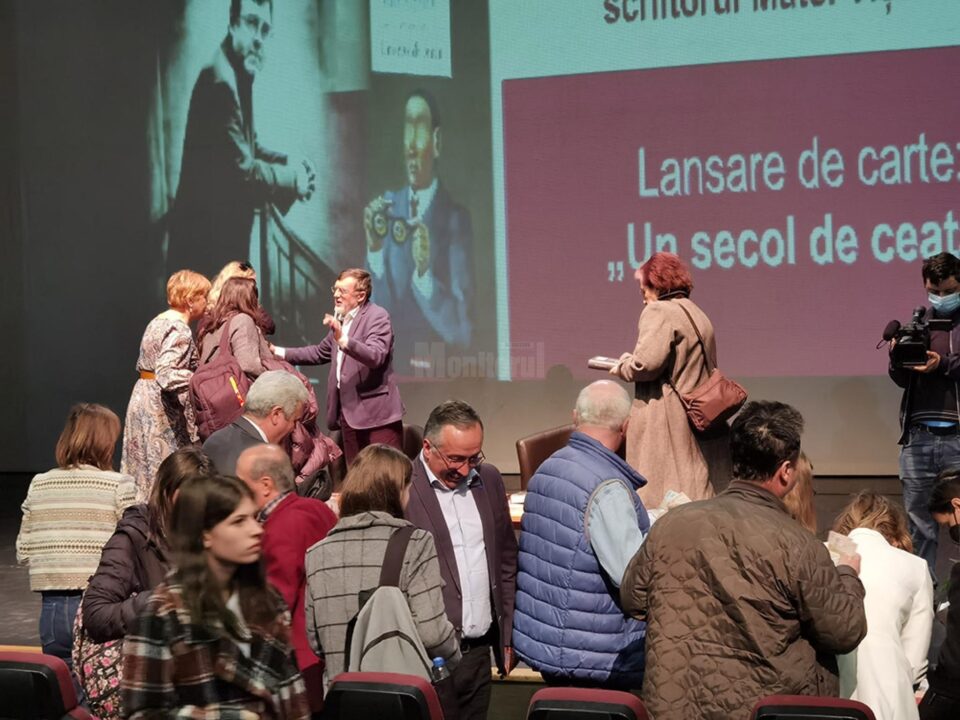 Provocarea lansată de Matei Vișniec pentru tinerii suceveni, la lansarea volumului „Un secol de ceață”