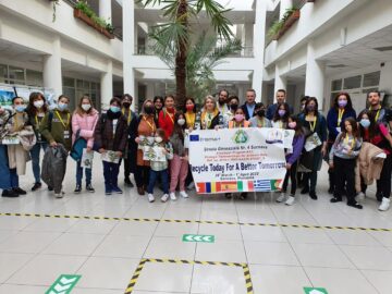Elevi și profesori din Turcia, Spania, Italia și Grecia la Școala Gimnazială Nr. 4 Suceava, într-o experiență de mobilitate Erasmus+, în proiectul „Recycle Today For A Better Tomorrow”