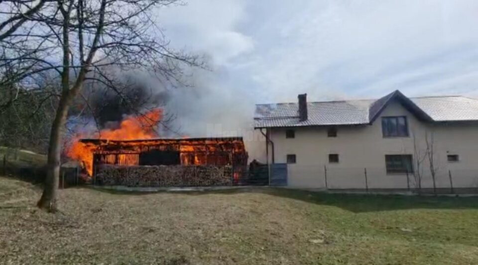 Pagube de 150.000 de lei în urma unui incendiu la Sadova